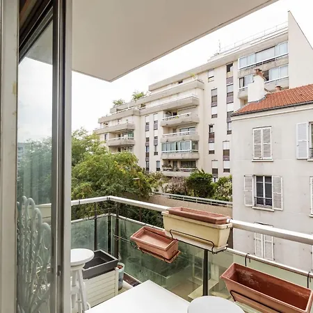 Spacious T3 With View In The Heart Of The City! Charenton-le-Pont Exterior photo