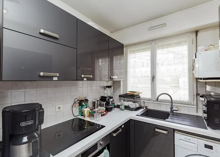 Spacious T3 With View In The Heart Of The City!